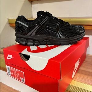 W Nike Zoom Vomero 5